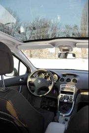 [1_180] Peugeot-belso.jpg