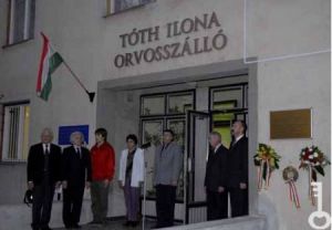 [314_1_300.jpg] emlektabla2.jpg